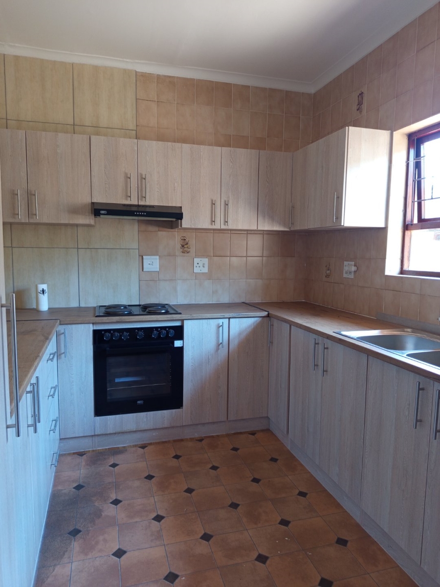 6 Bedroom Property for Sale in Rondebosch East Western Cape